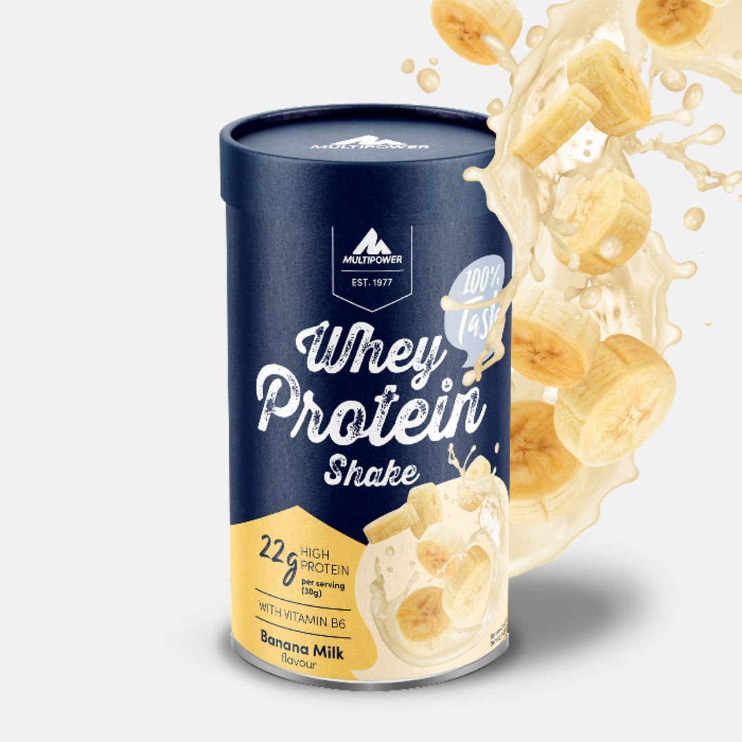 Multipower Whey Protein Shake in der Geschmacksrichtung Banana Milk – 420g Dose mit gelb-blauem Etikett, stehend auf hellem Untergrund.